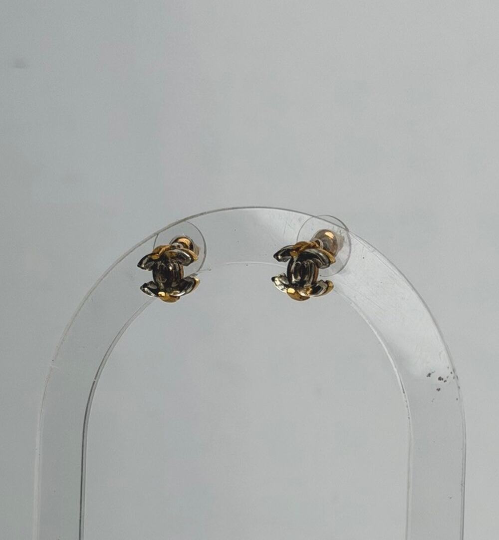 Chanel Vintage CC Logo Design Stud Earrings in Clear & Gold Color 2002 K1